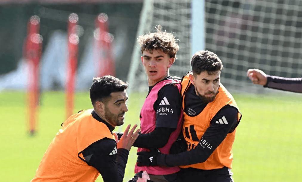 k1体育登录入口官网网址-曼城足总杯全员喝大